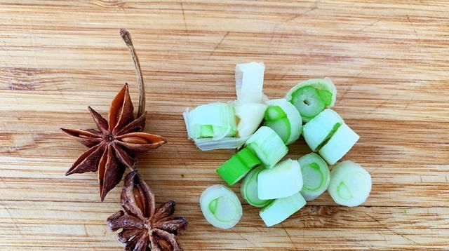  味十足|芸豆东北最家常的做法，炖出来香喷喷的，酱味十足好下饭