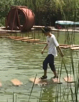  追求|搞笑GIF段子：我相信豪车美女是很多人此生毕生的追求！