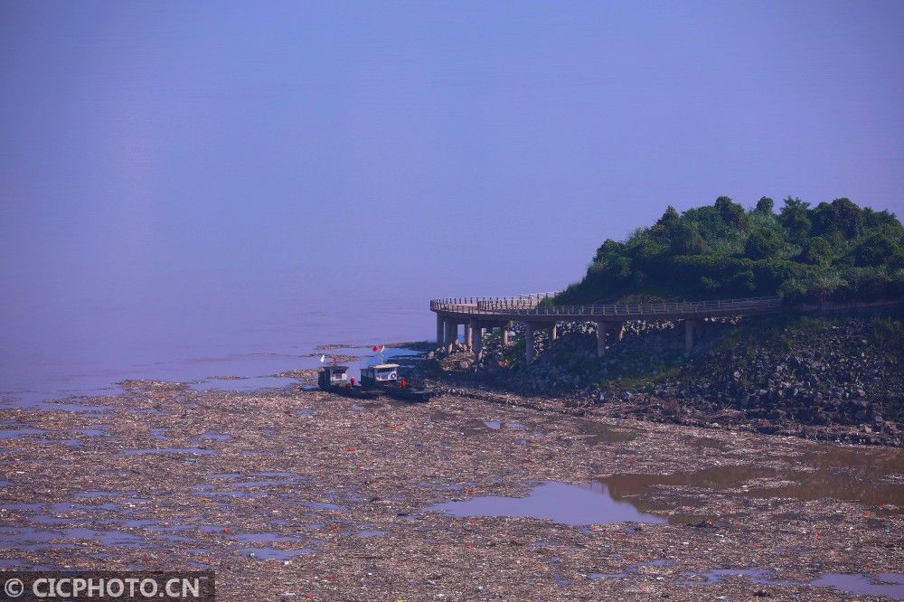 无痕|三峡大坝库区漂浮物加紧无痕处理