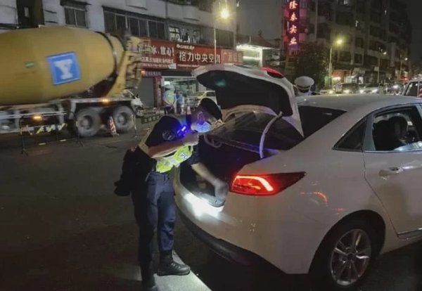 公安分局|石碣公安分局开展夜间集中巡逻和联合清查行动