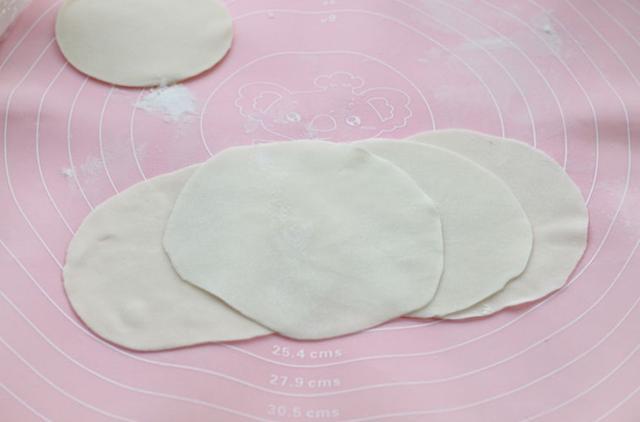 西葫芦|手残党也会成功的水煎包,教程简单,一口一个皮薄馅料足