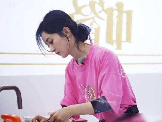  中餐厅|赵丽颖：以前粉丝有多高兴你接中餐厅，现在就有多后悔