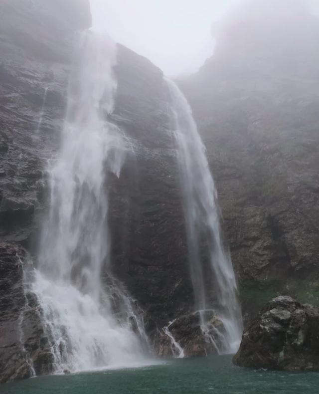  不知|庐山三叠泉，身在庐山中不知庐山真面目