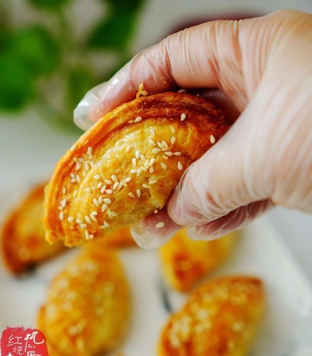  用料|不用黄油不用开酥，用它做的点心外酥里嫩层次多，用料简单零难度