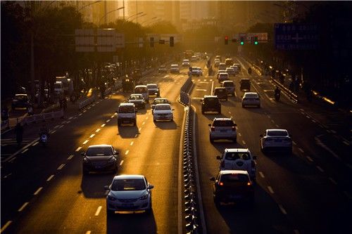  刑拘|打人砸车还袭警 醉酒男子被刑拘