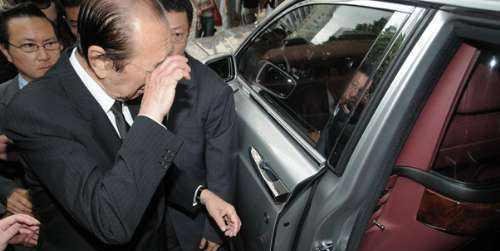  赌博|为了赌博把一千亿地皮卖了，何鸿燊为了安抚他，送了他一张年卡