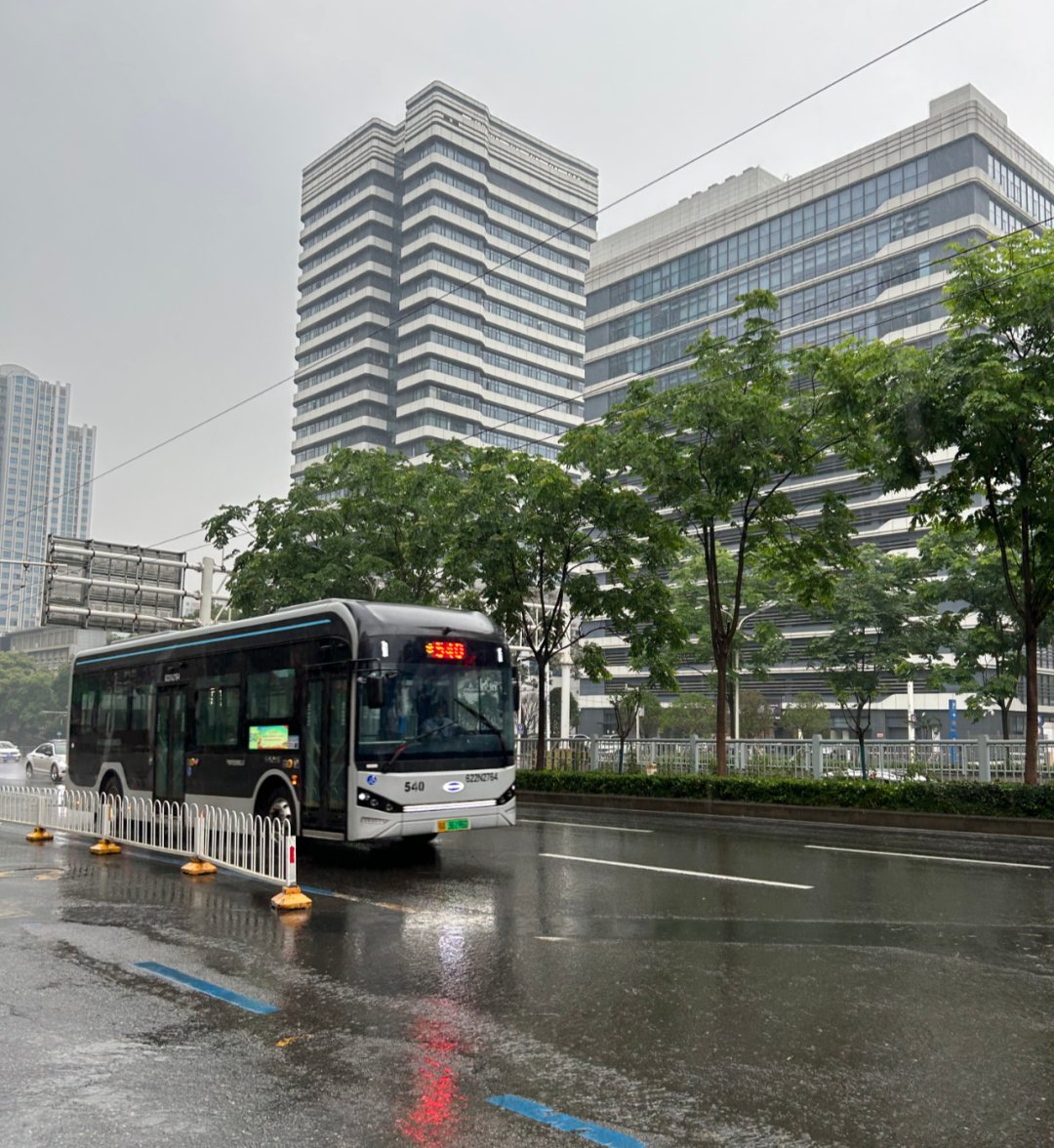 雷电、大风、强降水来了……返程高峰，交警最新提醒！