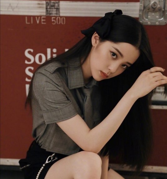  欧阳|欧阳娜娜私服满满青春气息，学会以下几点，你就是最时尚的女孩