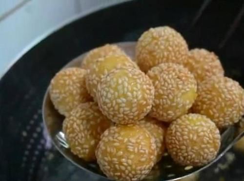 油条|1斤面粉1个鸡蛋,放冰箱冷藏一下,出锅个个鼓大泡,比油条还好吃