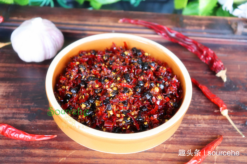 冰糖|做风味辣椒酱时加冰糖,香辣鲜美,存放一年不坏,比老干妈还香