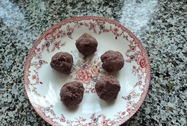  搭配|把玉米面和豆沙搭配在一起，好吃营养又健康，还可以当早餐