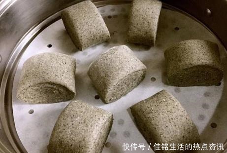 身体|9月,我家常吃黑芝麻黑豆馒头,暄软又细腻,每天坚持吃身体棒