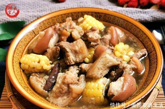 到底|炖猪脚汤到底要不要焯水记住“4个关键”,学会最正确炖汤技巧