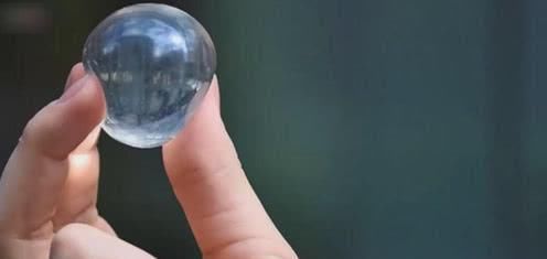 矿泉水|大学生发明“矿泉水球”,1毛钱1颗,颠覆平时的饮水方式