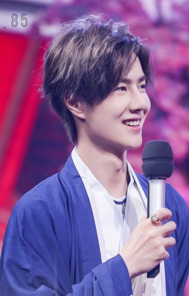  李现|艺人超话签到排行榜，肖战王一博长期霸榜，他的签到率却直线飙升