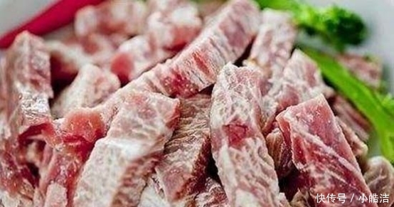 大厨|无论解冻什么肉,直接拿水泡是错的!大厨教你,营养不流失