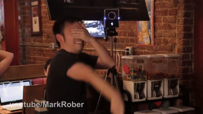  开挂|兄弟开挂吗？球杆装火箭、靶心自己找飞镖，想输都难