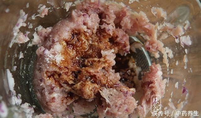 把土豆|自从学会土豆饼这做法,我家一周吃3次,外酥里软,真好吃