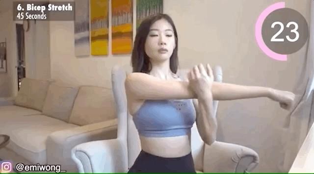 角度|赵丽颖的吸睛锁骨,光靠瘦还不够…...