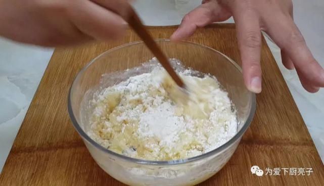  面包|烧饼这样做才好吃，加几勺白糖，外焦里软又蓬松，比面包香甜好吃