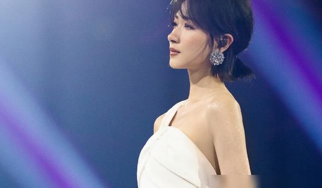  谢娜|吴昕的改变，《快本》秒回原形，何炅忍不住怒吼，和谢娜差距明显