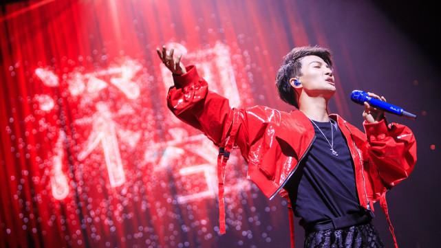  终于|从《中国好声音》惨遭淘汰，到如今《歌手》冠军，周深终于火了！