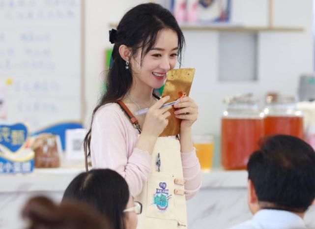  吓人|《中餐厅》上调菜价，蛋炒饭价格太吓人，网友：导演，认真的吗？