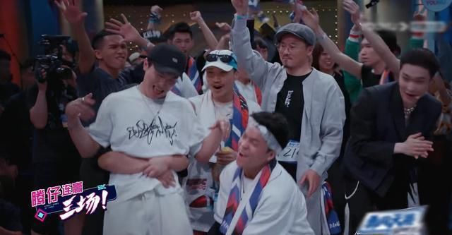  街舞|《街舞3》王一博赛区布布“一穿三”后，张艺兴赛区舞者再次完成