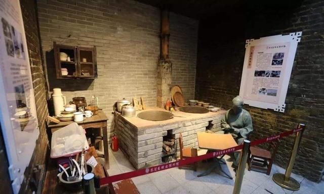 手持|“自梳女”是怎样的存在？终身不嫁，新婚之夜还手持剪刀防身