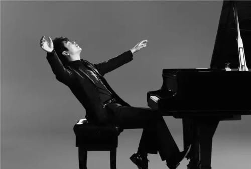  郎朗练琴|郎朗参加综艺节目是因为缺钱？那是因为你不了解他缺失的童年