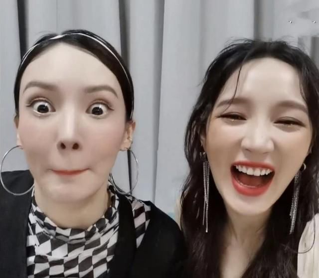  节目|复活赛投票成大型双标现场，五位姐姐票数异常，挨骂的却只有许飞