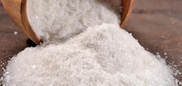  等于|都是食盐，加碘盐、无碘盐和低钠盐有什么区别？买错等于浪费钱