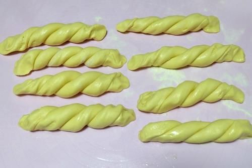  玉米面卷子|玉米面做面食不用蒸，松软细腻底部焦脆，比蒸的香，全家都爱吃