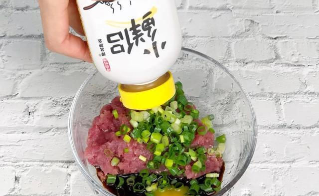  适量|早餐鸡蛋这样吃最美味，不加一滴水，两面煎一煎，简单三步就搞定