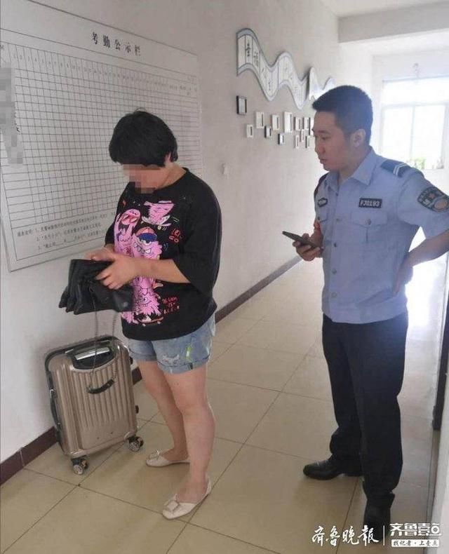  送还|粗心旅客丢失行李，济南槐荫巡警及时送还