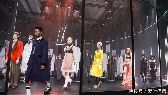 鲜花|球鞋当花瓶,鲜花填充羽绒服?时尚界的环保也太香了