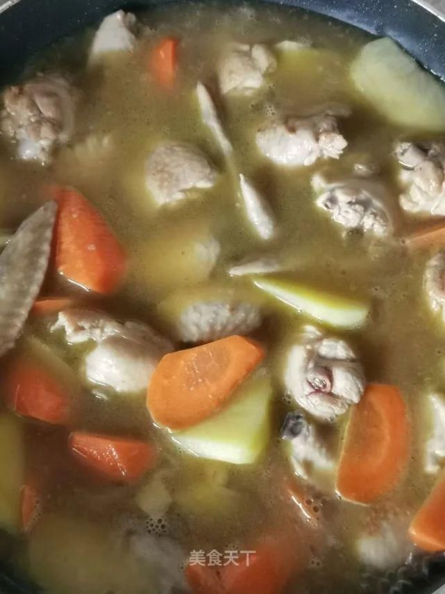  土豆|土豆焖鸡翅：土豆粉糯，鸡翅细嫩，特别下饭！