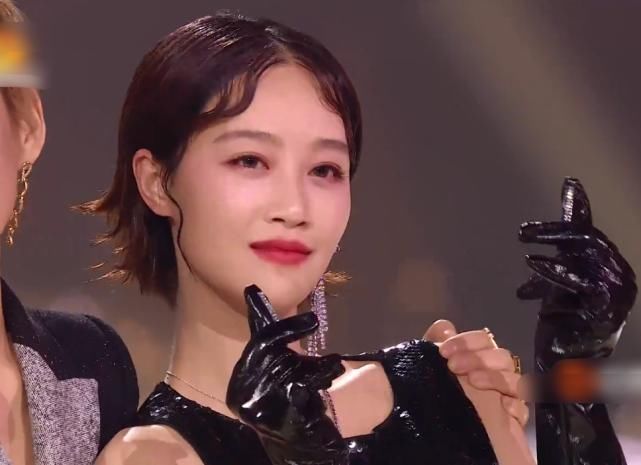  孟佳|《浪姐》成团之夜，孟佳逆风翻盘终成团，王霏霏蓝盈莹让人意难平