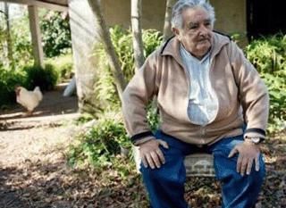  最穷|世界最穷总统：下班还要开拖拉机种地！国家却被他建设成发达国家