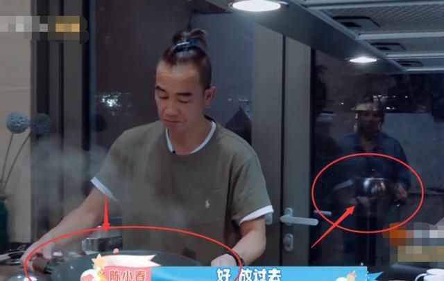应采|新生日记:陈小春端一锅热水,看到让应采儿做的事,她可是孕妇啊