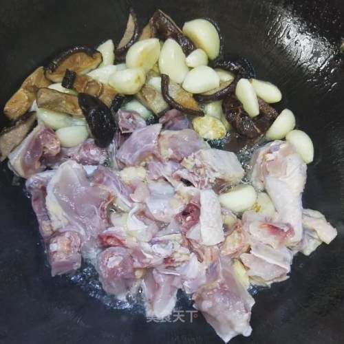  蒜香|【美食】蒜香下饭菜！蒜香浓郁 做法简单