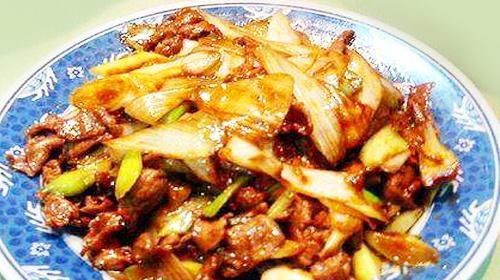  步骤|葱爆肉片，肉片不要直接下锅爆炒。多一道步骤，口味马上不一样