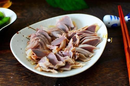  不腻|夏天最好吃的肉食做法，不红烧不白切，咸香有味，爽口不腻