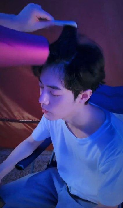 滑板|博君一肖发糖!工作室晒肖战生活日常,穿王一博同款还去街舞探班