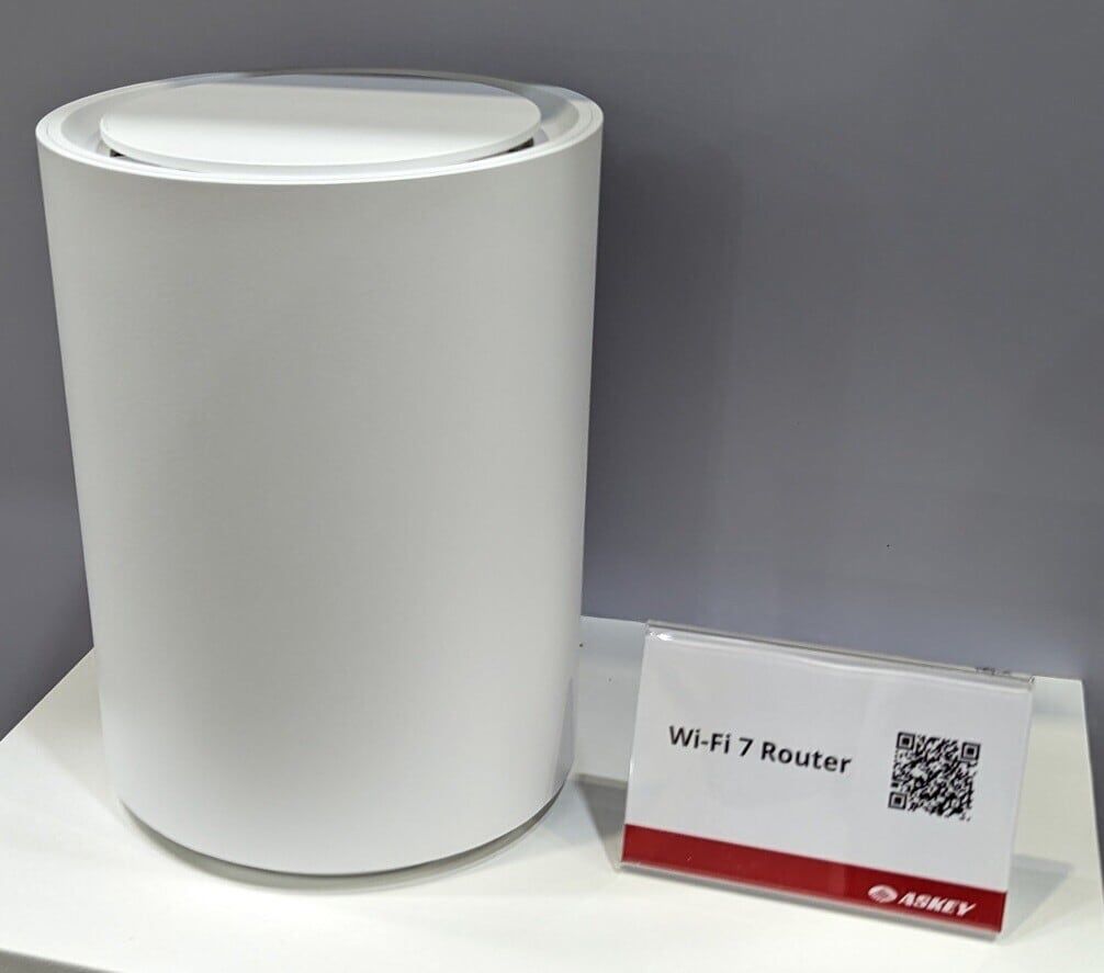 华硕子公司亚旭在 2023 台北国际电脑展上展出新款 WiFi 7 路由器