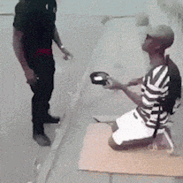 搞笑|搞笑GIF:现在都流行划船送餐,没两把刷子你都不敢上船