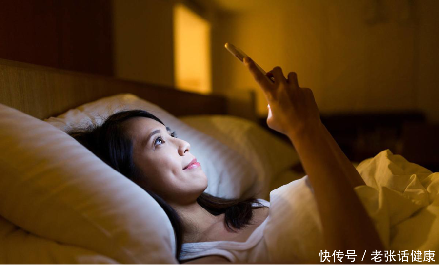 手机放在枕边睡觉有什么危害(手机能放枕边吗？以讹传讹，真的很可怕)