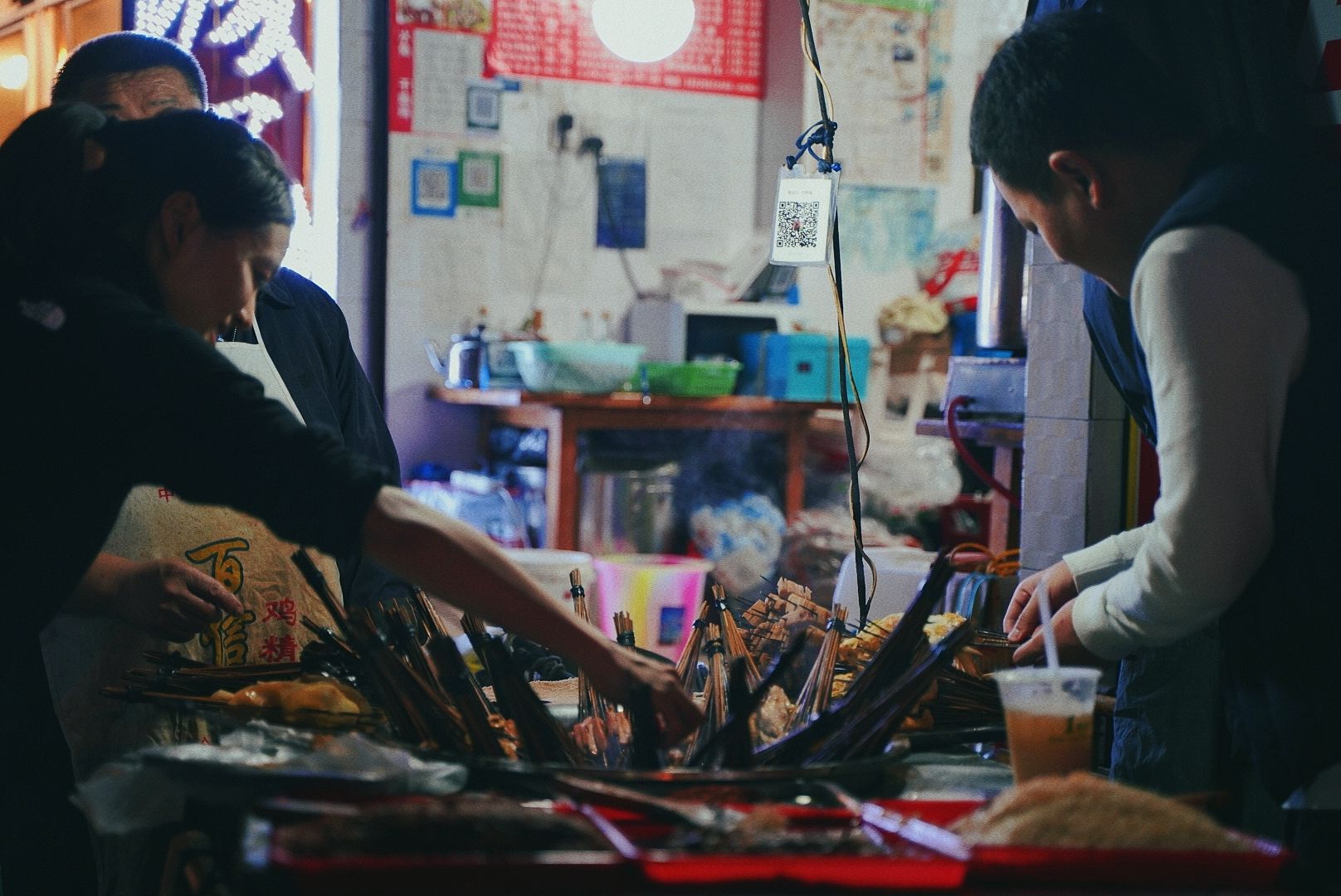 商场里|美食打卡攻略!每一个美食聚集地,都种满了成都人