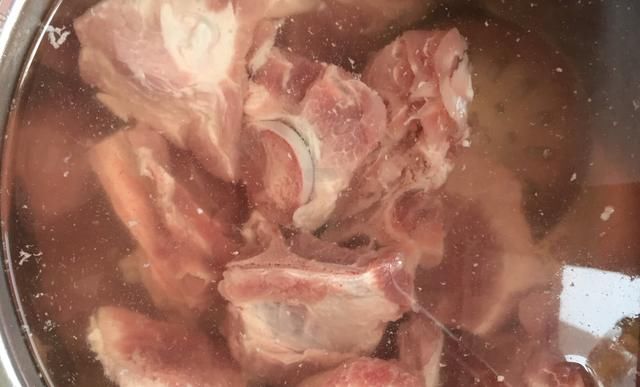  身上|猪身上此部位比排骨还要香，1斤不到10元，炖一锅吃一天