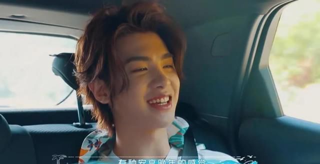 年轻人|从早浪到晚的《夏日冲浪店》，如何拉拢年轻人的心？